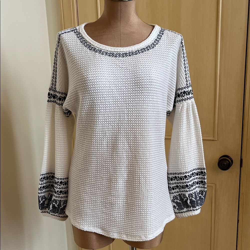 SUNDANCE "Lila" Cottage Boho Navy Embroidery White Waffle Knit Festival Blouse M